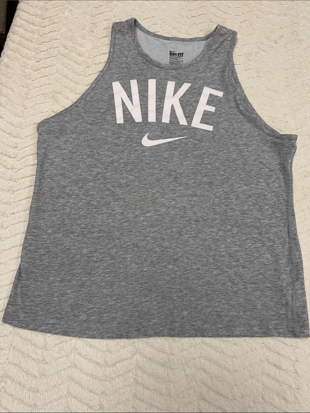 WONENS GRAY NIKE DRI FIT / COUPE LOGO TANK SIZE M. Like New!